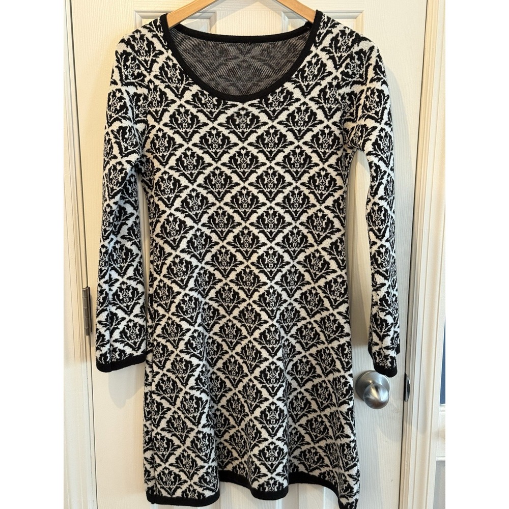 Unbranded Black & White Floral Boho Sweater Dress Women Size Medium Fall Winter